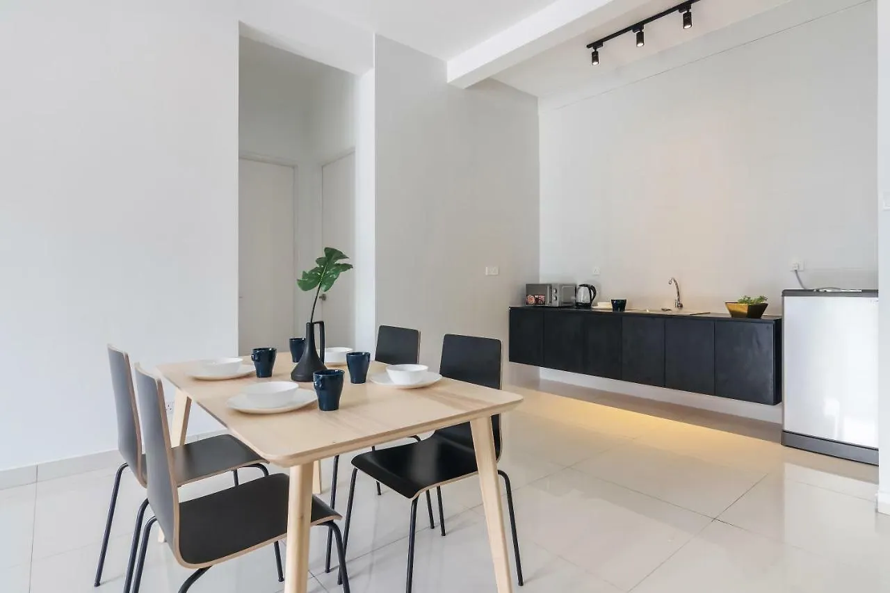 Arte S Family Suites Gelugor Apart Otel